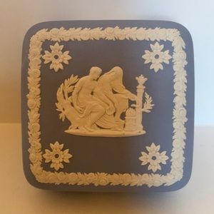 Wedgewood Jasperware Blue&White Queens Ware Square Lidded Jewelry/Trinket Box.